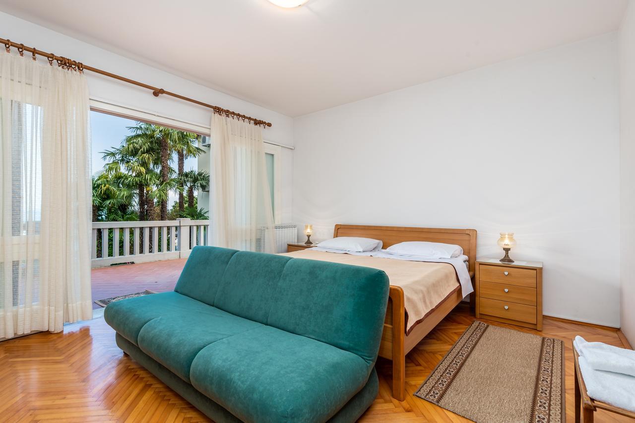 Rona Apartments Ani Ičići Esterno foto