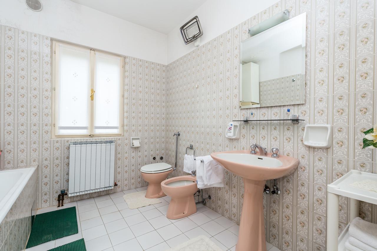 Rona Apartments Ani Ičići Esterno foto