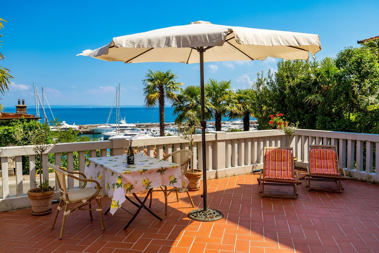 Rona Apartments Ani Ičići Esterno foto