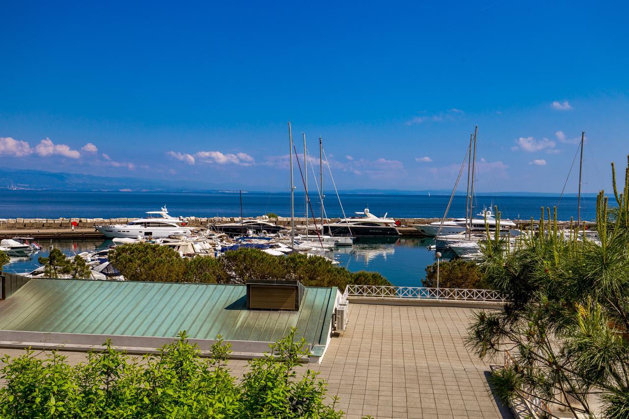 Rona Apartments Ani Ičići Esterno foto